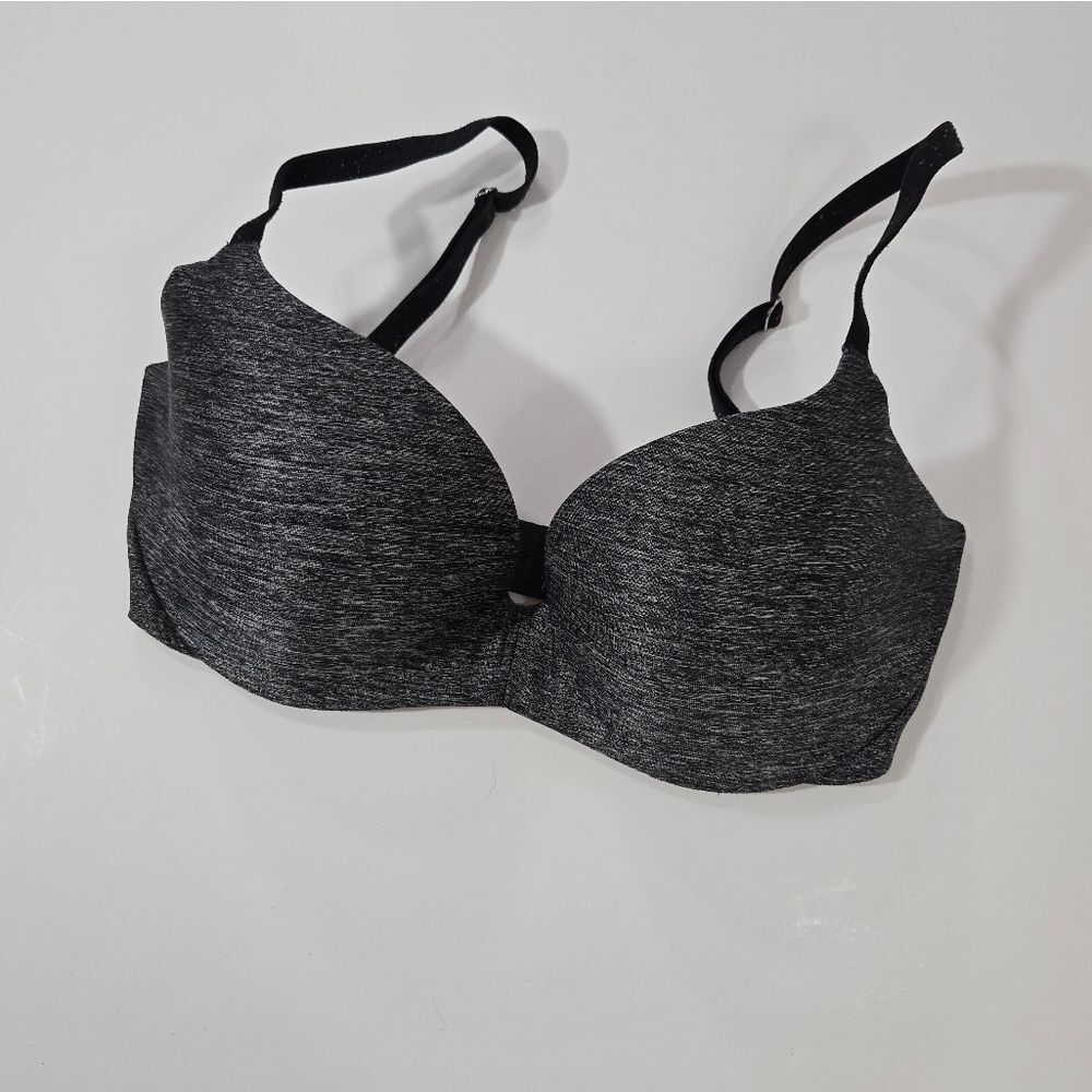 PINK Victoria's Secret light lift bra